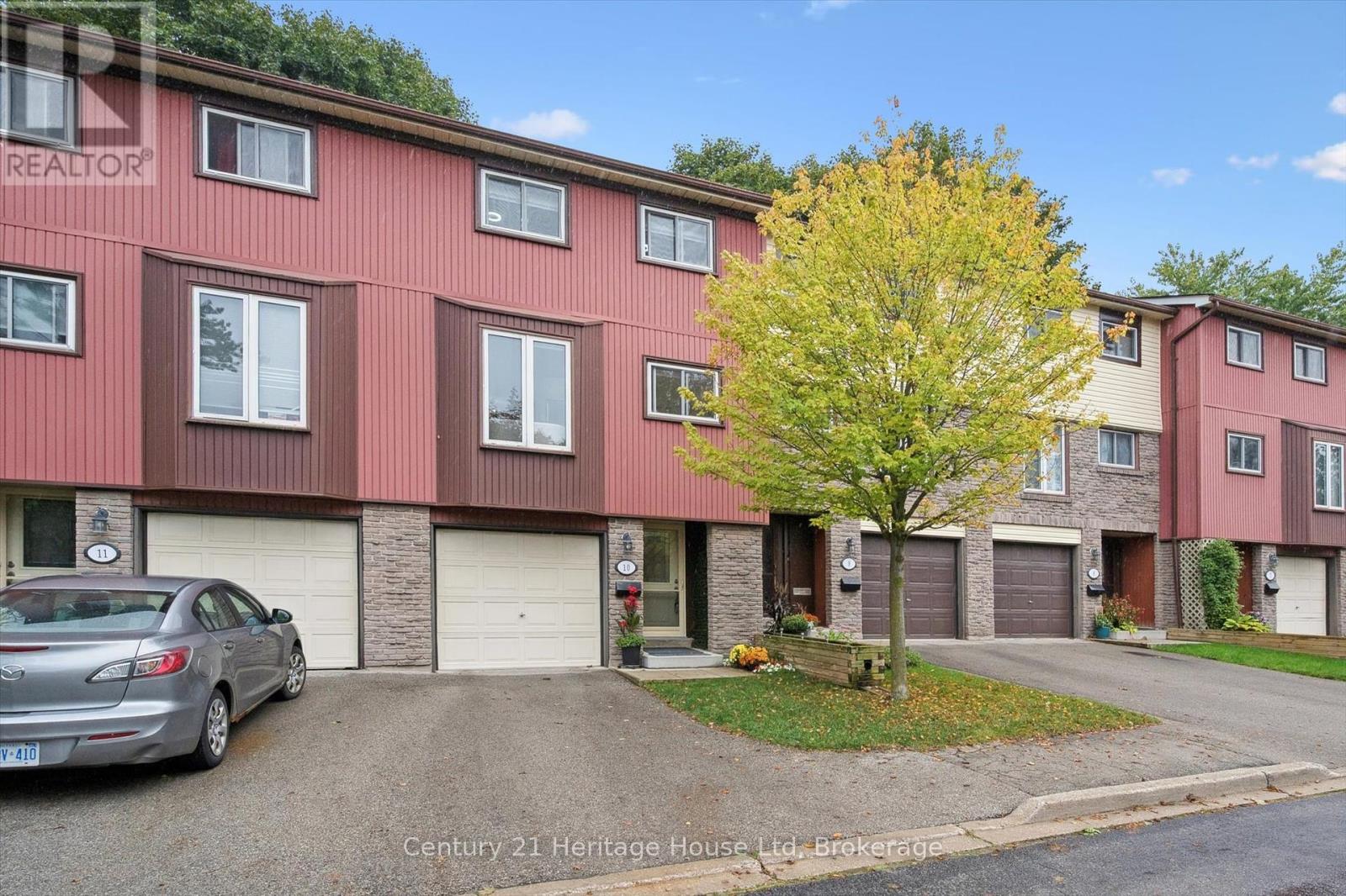 10 - 2 Worton Avenue, Guelph, Ontario  N1H 7C5 - Photo 2 - X12428374