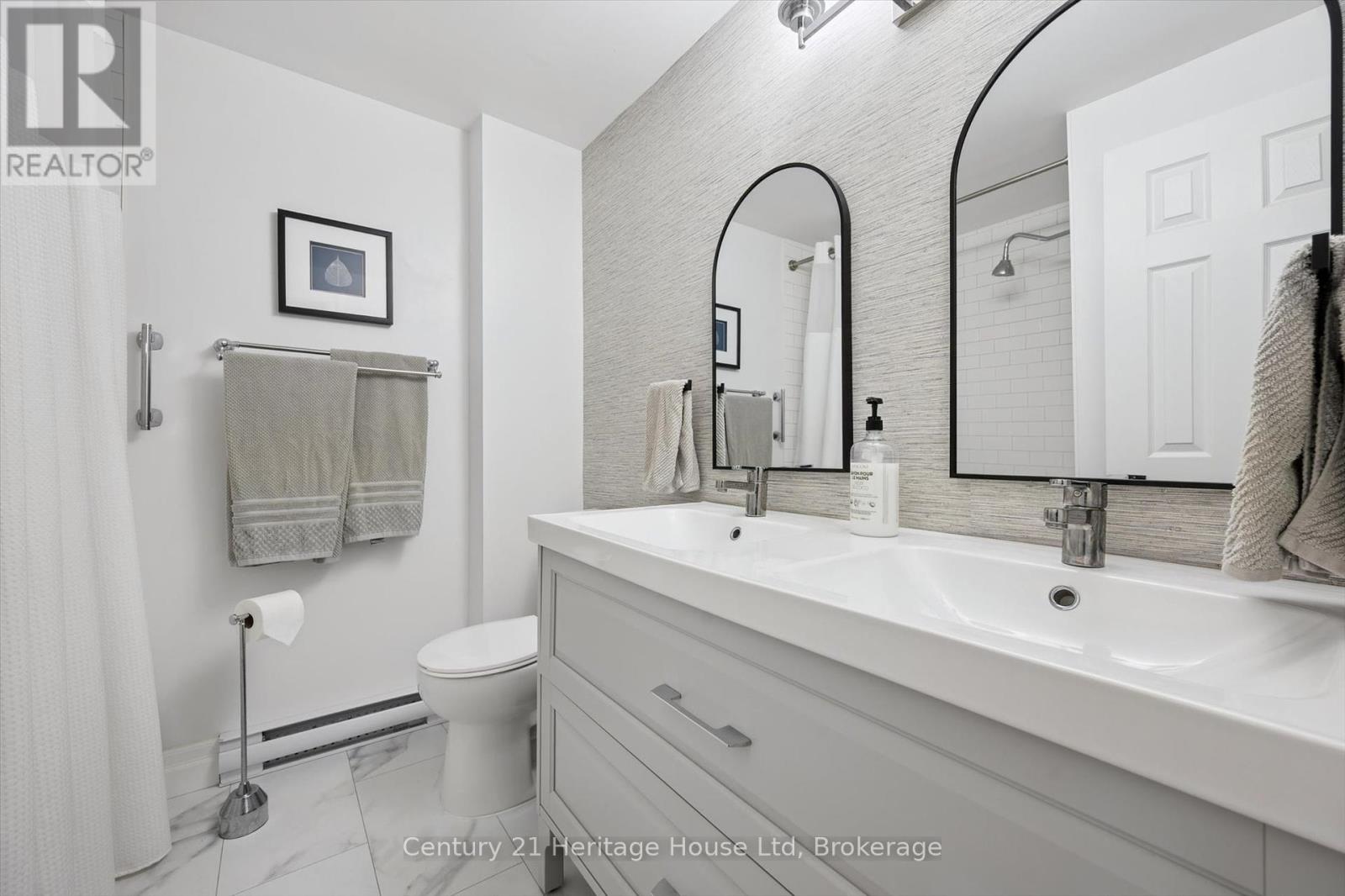 10 - 2 Worton Avenue, Guelph, Ontario  N1H 7C5 - Photo 25 - X12428374