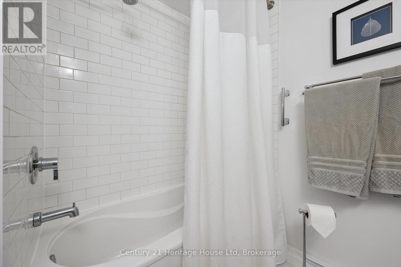 10 - 2 Worton Avenue, Guelph, Ontario  N1H 7C5 - Photo 26 - X12428374