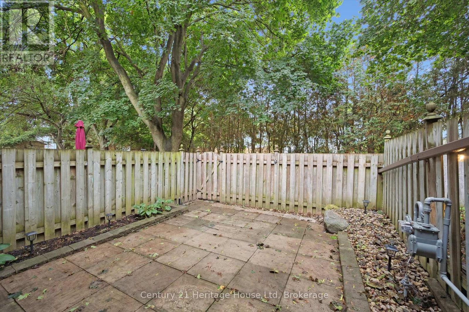 10 - 2 Worton Avenue, Guelph, Ontario  N1H 7C5 - Photo 35 - X12428374