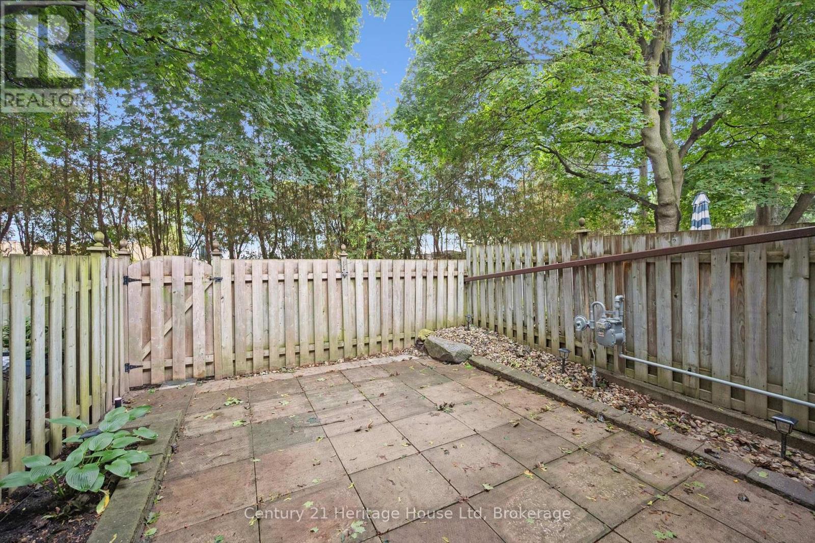 10 - 2 Worton Avenue, Guelph, Ontario  N1H 7C5 - Photo 36 - X12428374