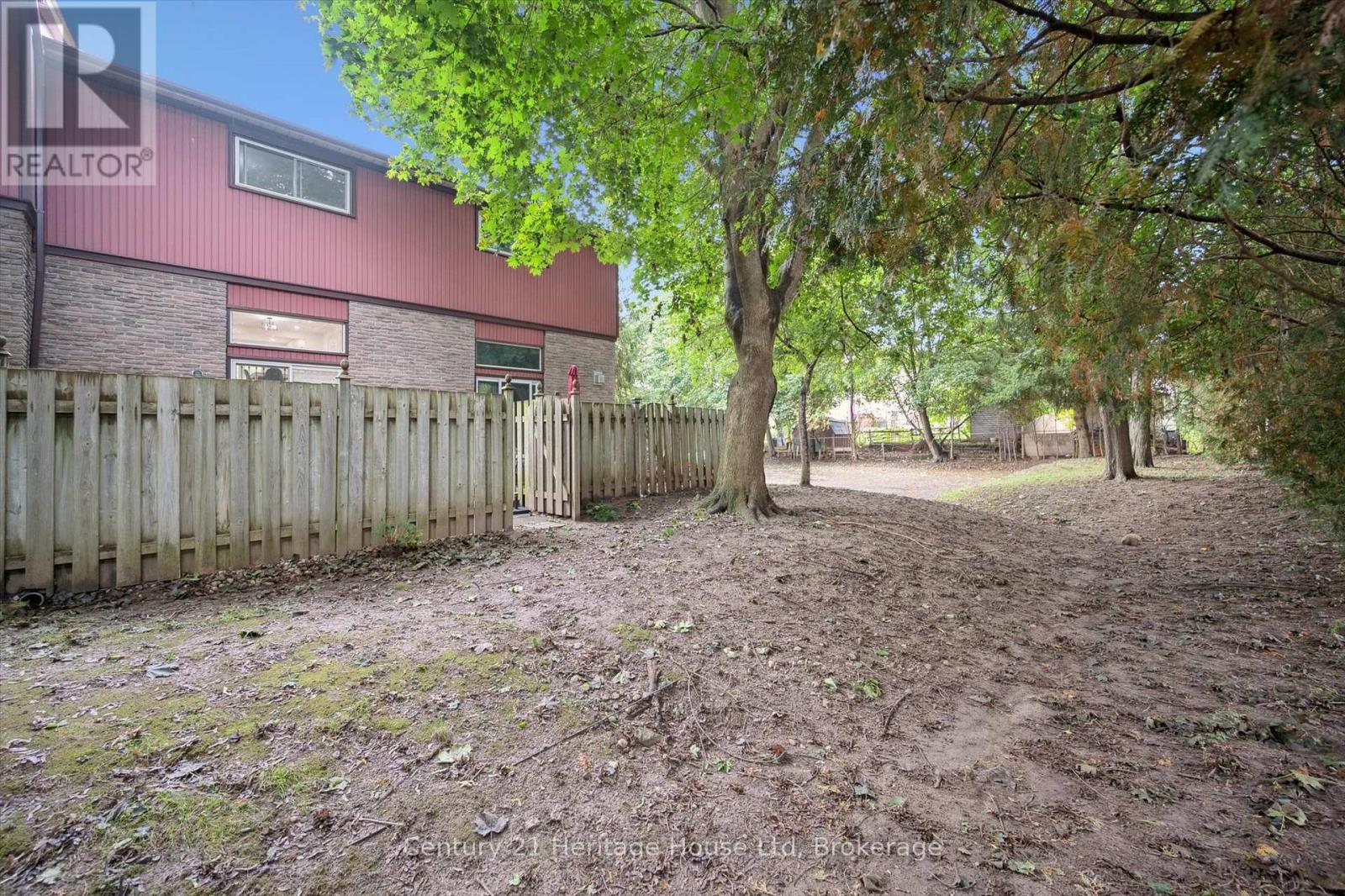10 - 2 Worton Avenue, Guelph, Ontario  N1H 7C5 - Photo 38 - X12428374