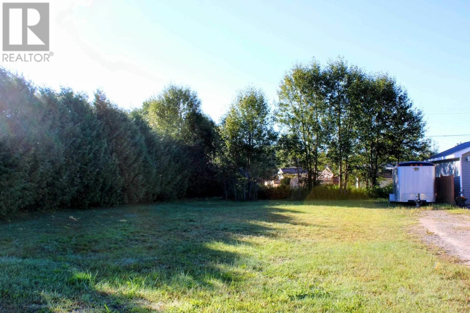 4 Sandpiper Ave, Manitouwadge, Ontario  P0T 2C0 - Photo 2 - TB251870