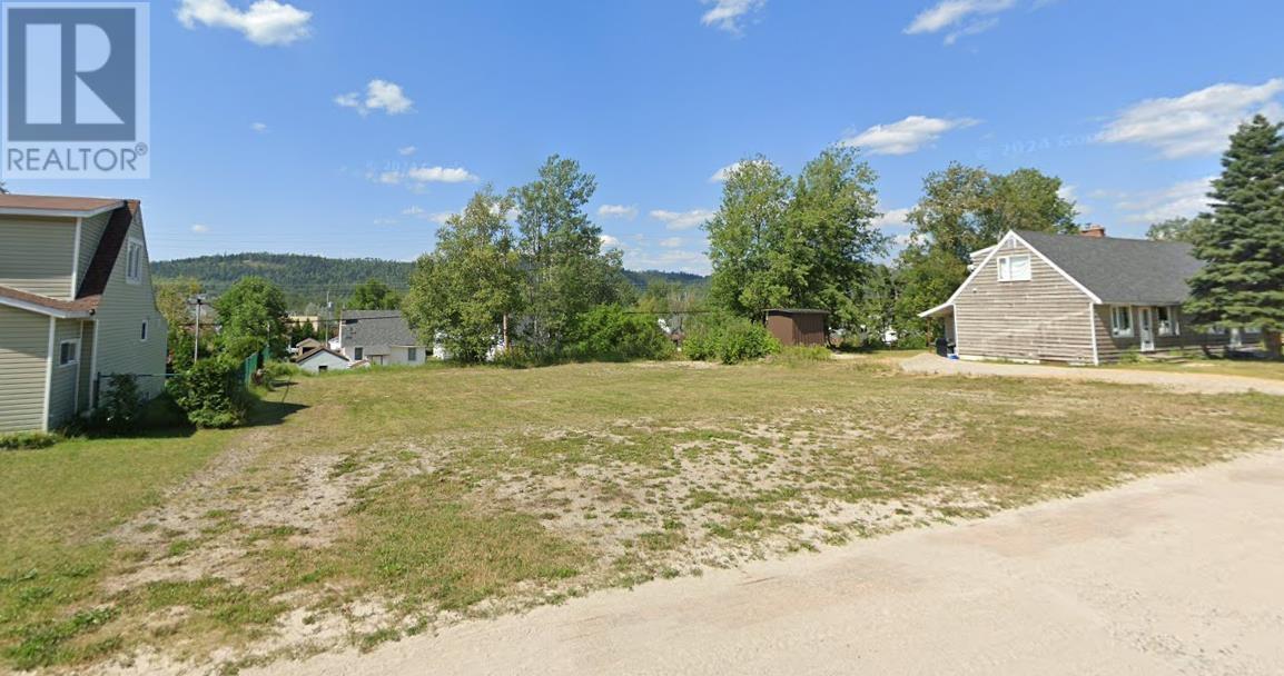 33 Manitou Rd, Manitouwadge, Ontario  P0T 2C0 - Photo 1 - TB251878