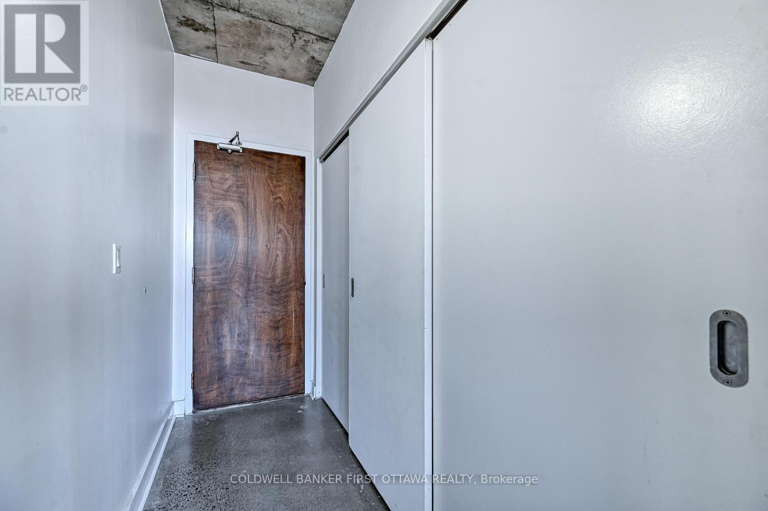 506 - 383 Cumberland Street, Ottawa, Ontario  K1N 1J7 - Photo 2 - X12428402