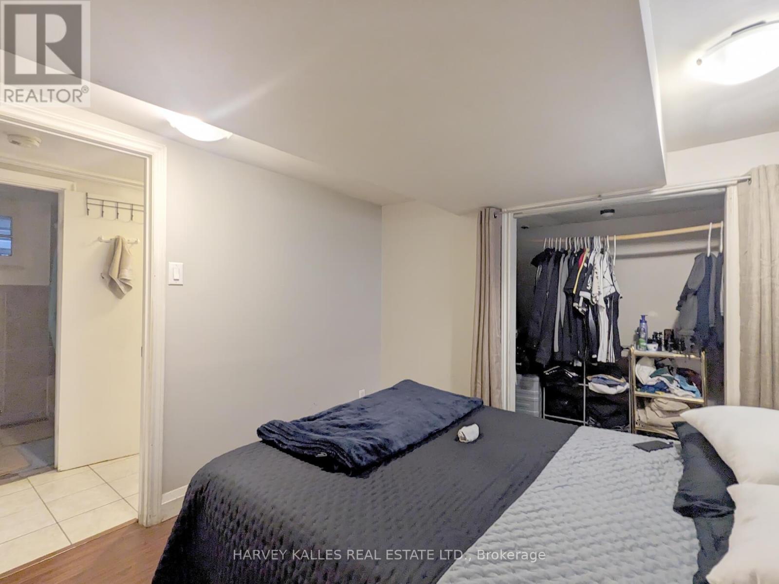 Lower - 242 Robina Avenue, Toronto, Ontario  M6C 3Z1 - Photo 11 - C12428247