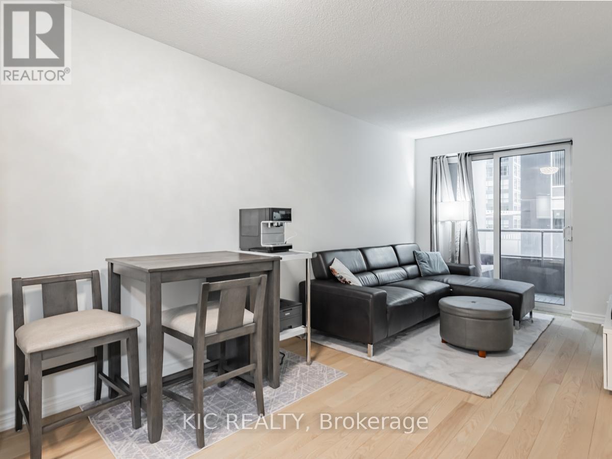 1727 - 250 Wellington Street W, Toronto, Ontario  M5V 3P6 - Photo 14 - C12428279