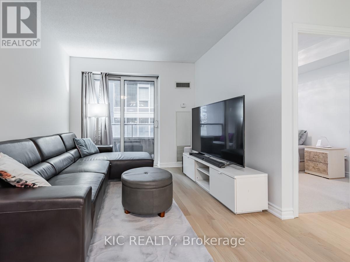 1727 - 250 Wellington Street W, Toronto, Ontario  M5V 3P6 - Photo 17 - C12428279