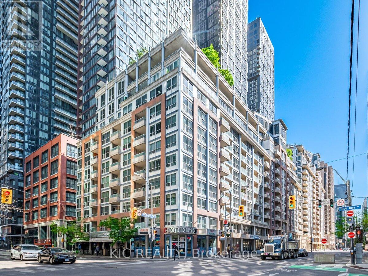 1727 - 250 Wellington Street W, Toronto, Ontario  M5V 3P6 - Photo 2 - C12428279