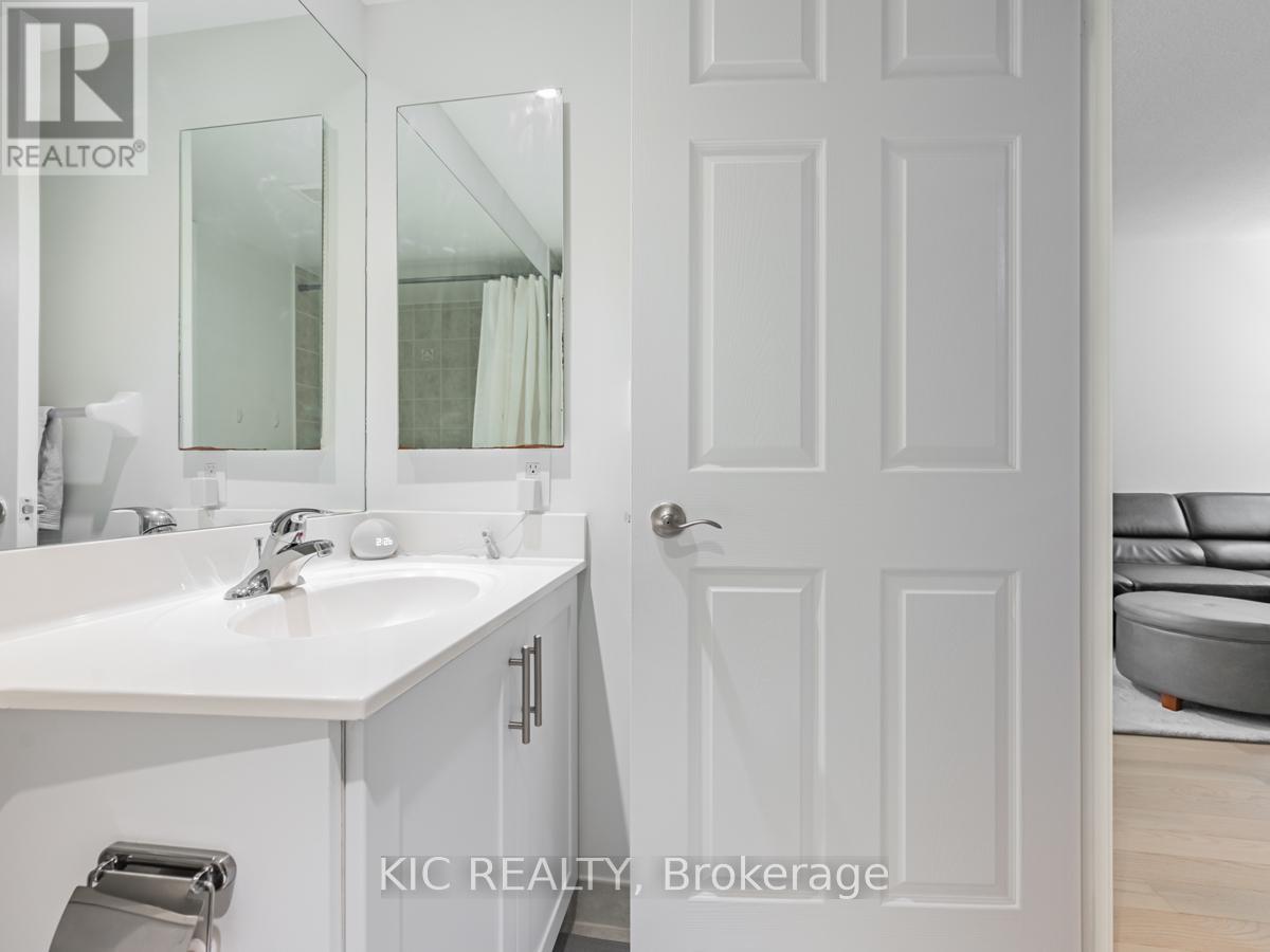 1727 - 250 Wellington Street W, Toronto, Ontario  M5V 3P6 - Photo 20 - C12428279