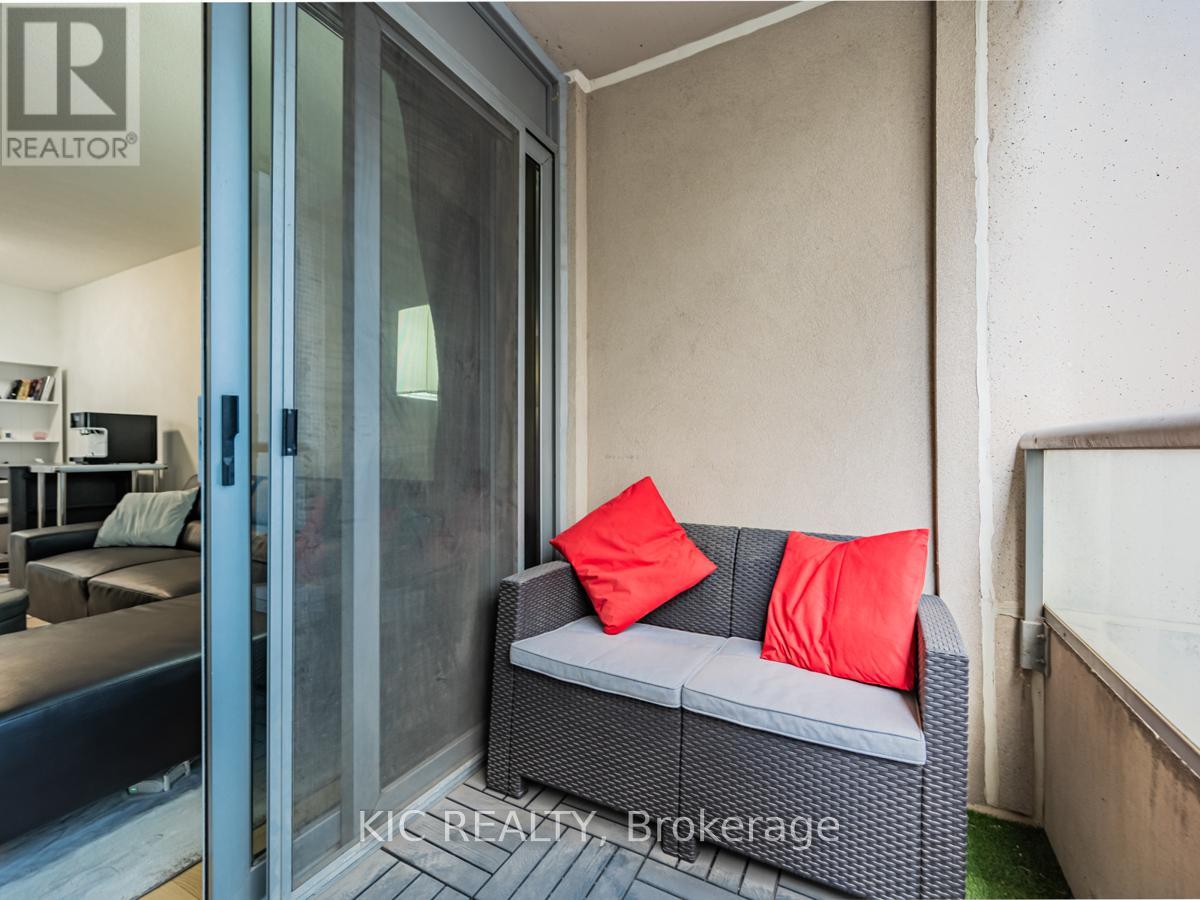 1727 - 250 Wellington Street W, Toronto, Ontario  M5V 3P6 - Photo 24 - C12428279