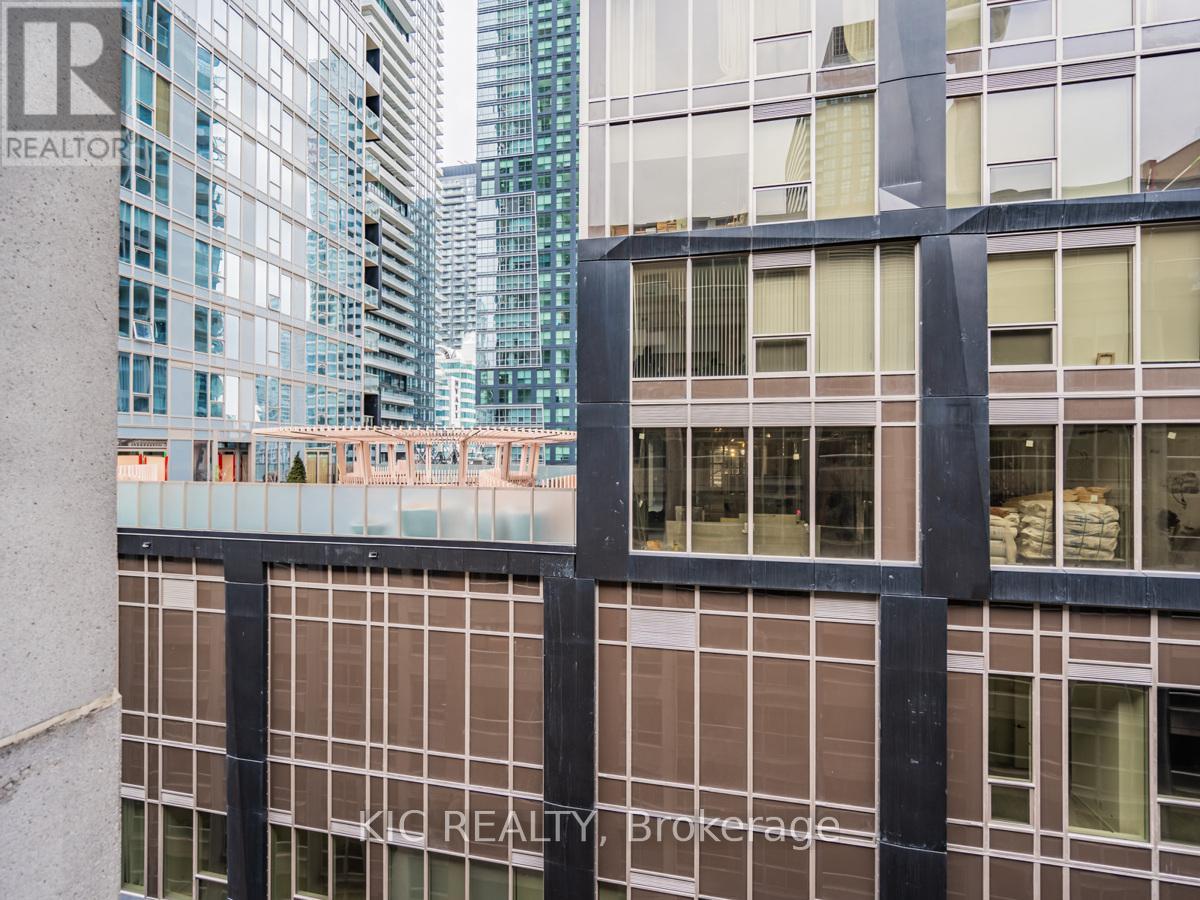 1727 - 250 Wellington Street W, Toronto, Ontario  M5V 3P6 - Photo 26 - C12428279