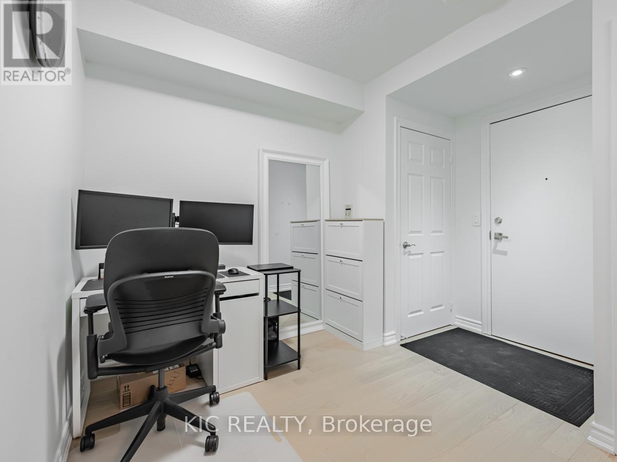 1727 - 250 Wellington Street W, Toronto, Ontario  M5V 3P6 - Photo 6 - C12428279