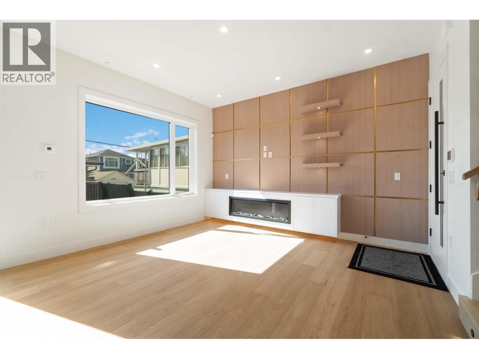 2 2658 Dundas Street, Vancouver, British Columbia  V5K 1P9 - Photo 14 - R3052561