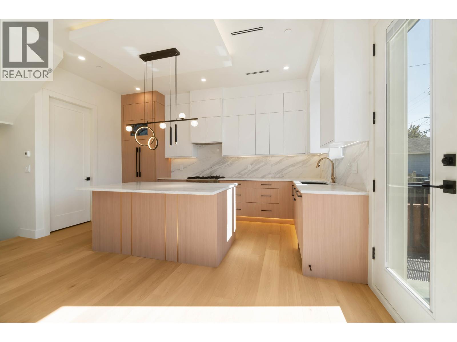 2 2658 Dundas Street, Vancouver, British Columbia  V5K 1P9 - Photo 16 - R3052561