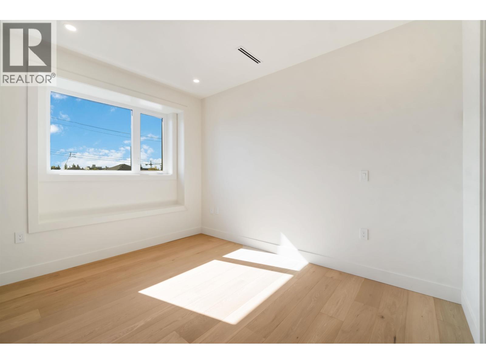 2 2658 Dundas Street, Vancouver, British Columbia  V5K 1P9 - Photo 22 - R3052561
