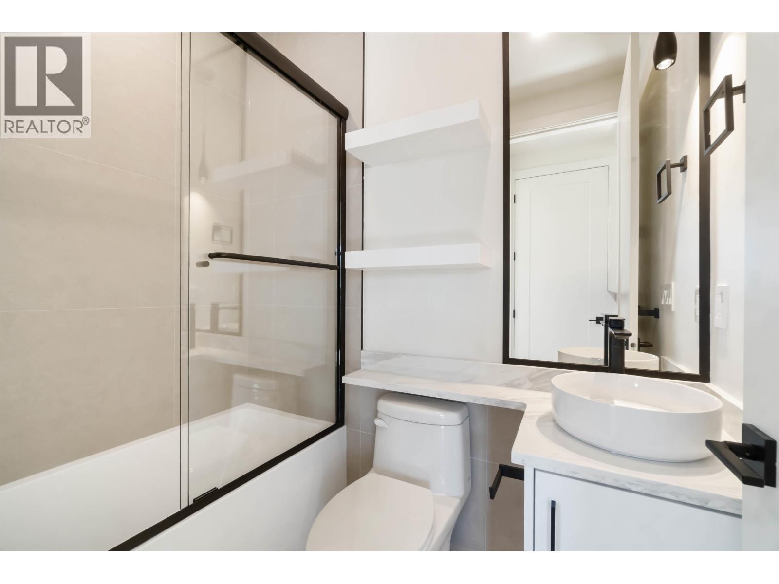 2 2658 Dundas Street, Vancouver, British Columbia  V5K 1P9 - Photo 29 - R3052561