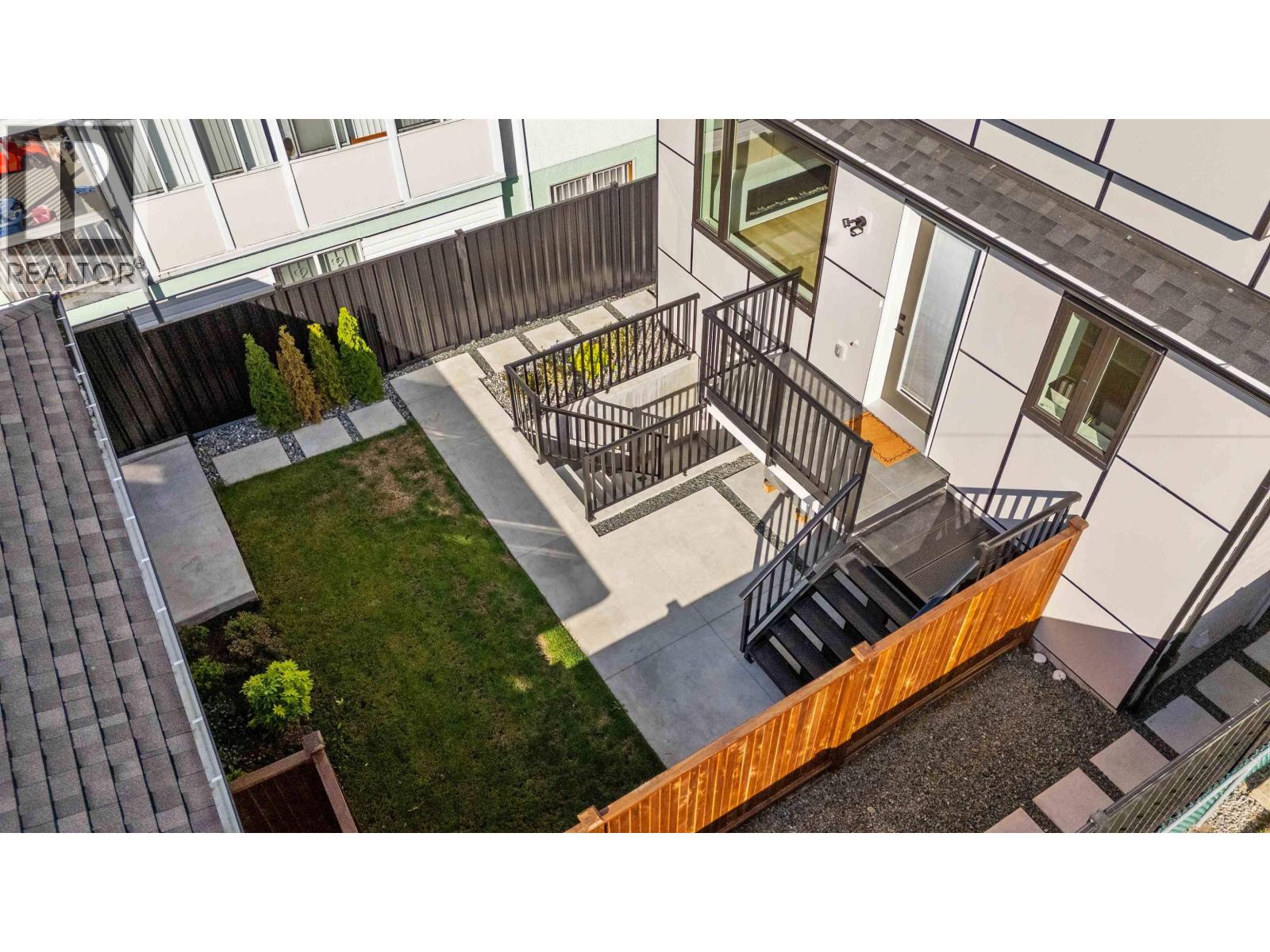 2 2658 Dundas Street, Vancouver, British Columbia  V5K 1P9 - Photo 6 - R3052561