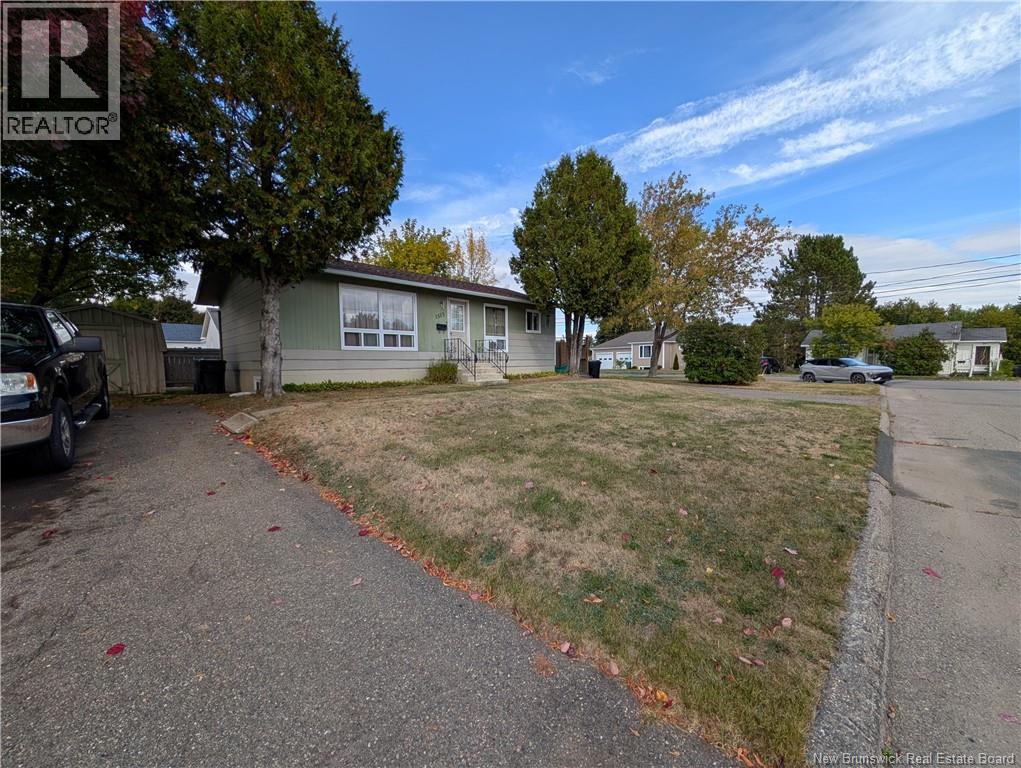1515 Alexander, Bathurst, New Brunswick  E2A 3R3 - Photo 2 - NB127460