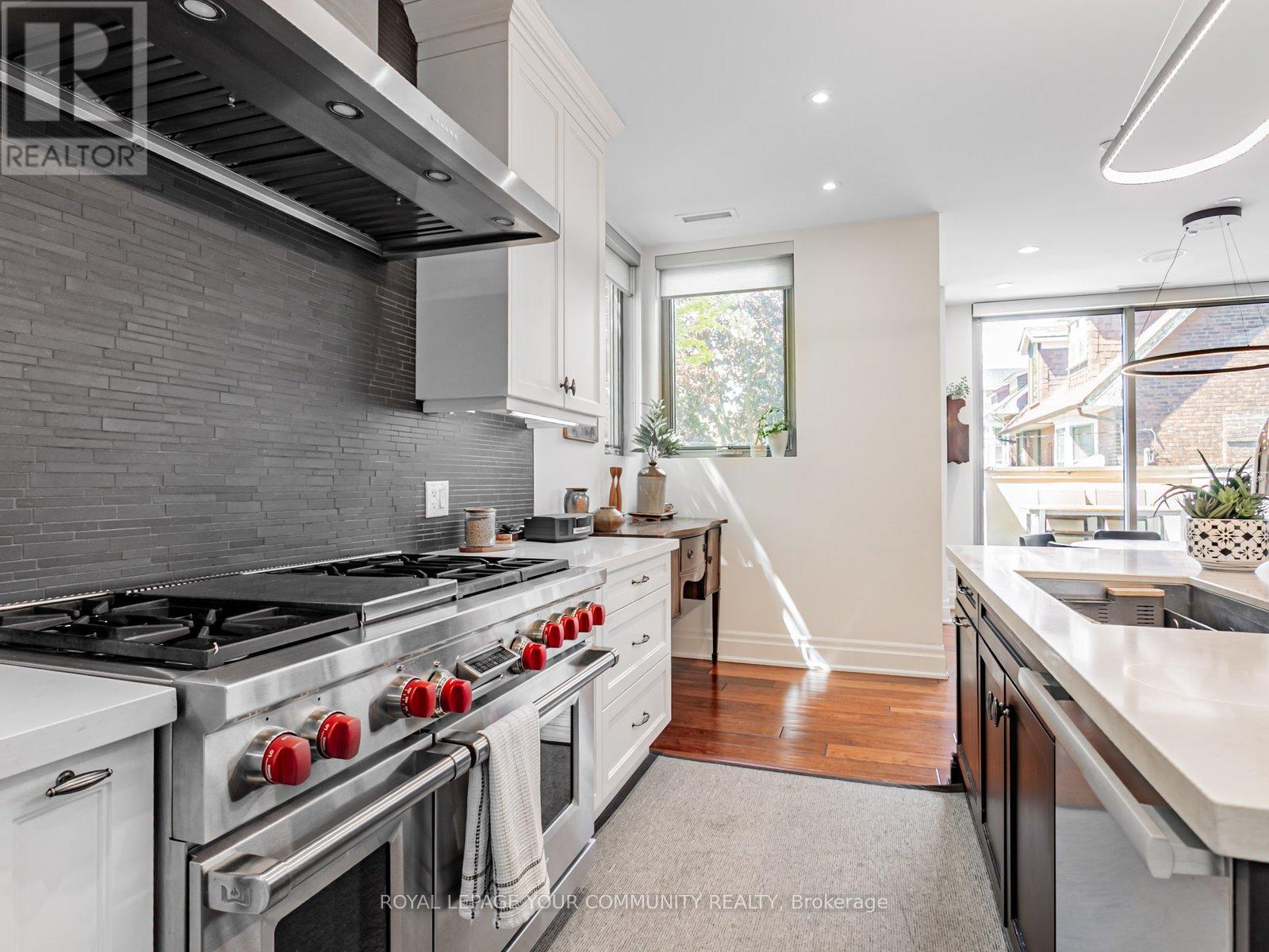 206 - 1 Rainsford Road, Toronto, Ontario  M4L 3N5 - Photo 11 - E12428180