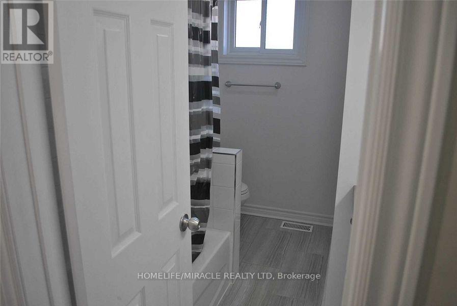 57 Iroquois Avenue, Oshawa, Ontario  L1G 3X2 - Photo 12 - E12428207