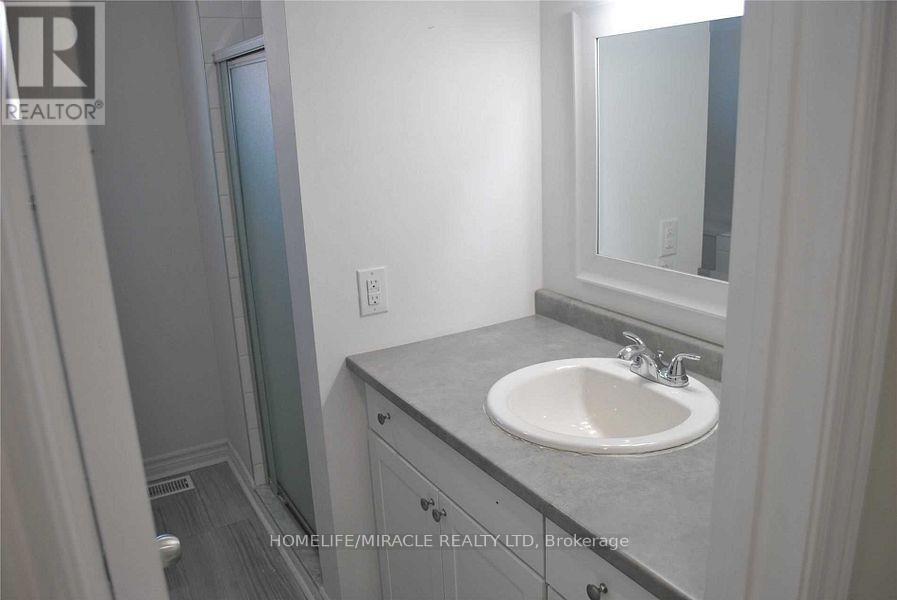 57 Iroquois Avenue, Oshawa, Ontario  L1G 3X2 - Photo 13 - E12428207