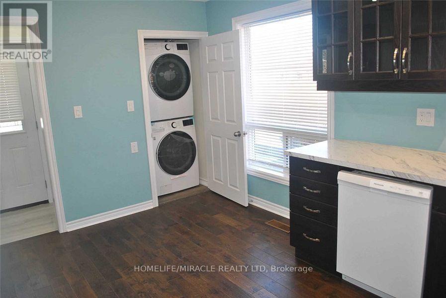 57 Iroquois Avenue, Oshawa, Ontario  L1G 3X2 - Photo 3 - E12428207
