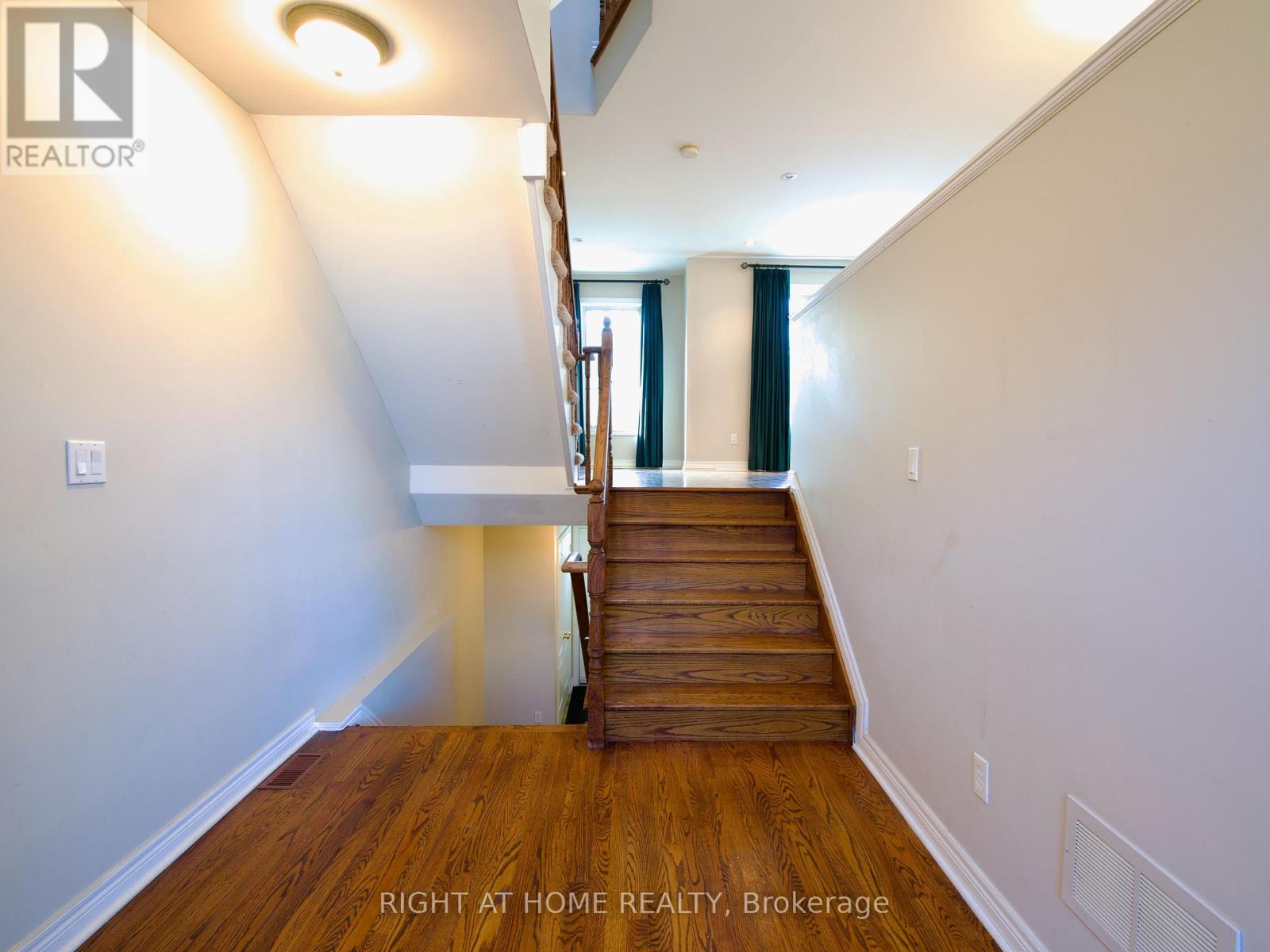 7 - 70 Guildwood Parkway, Toronto, Ontario  M1E 1N8 - Photo 4 - E12428215