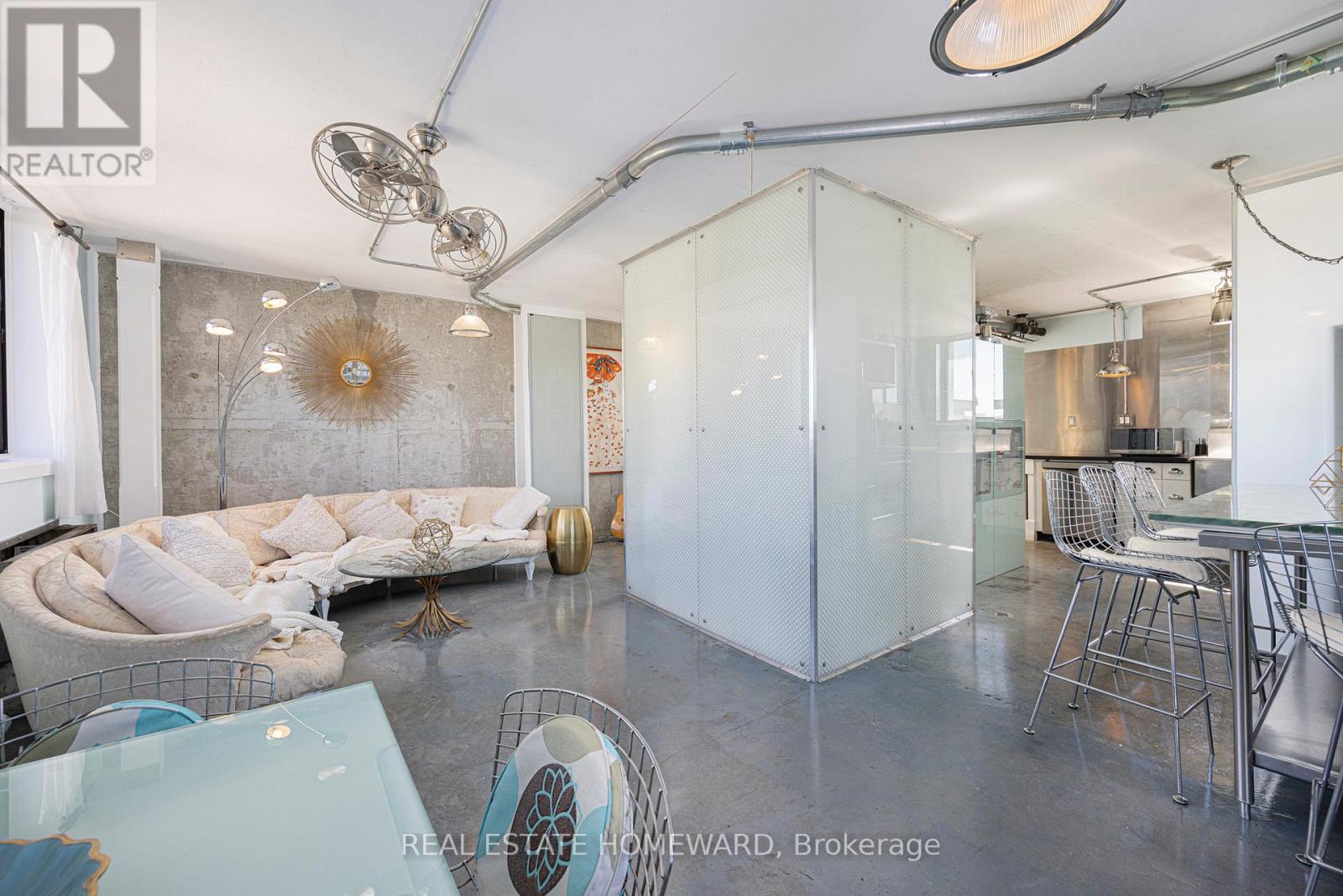 702 - 665 KENNEDY ROAD, Toronto, Ontario