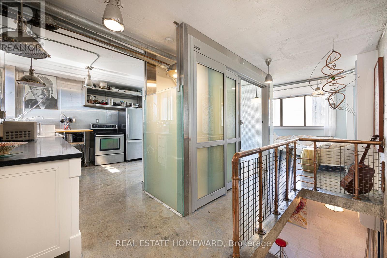 702 - 665 Kennedy Road, Toronto, Ontario  M1K 5E2 - Photo 2 - E12428226