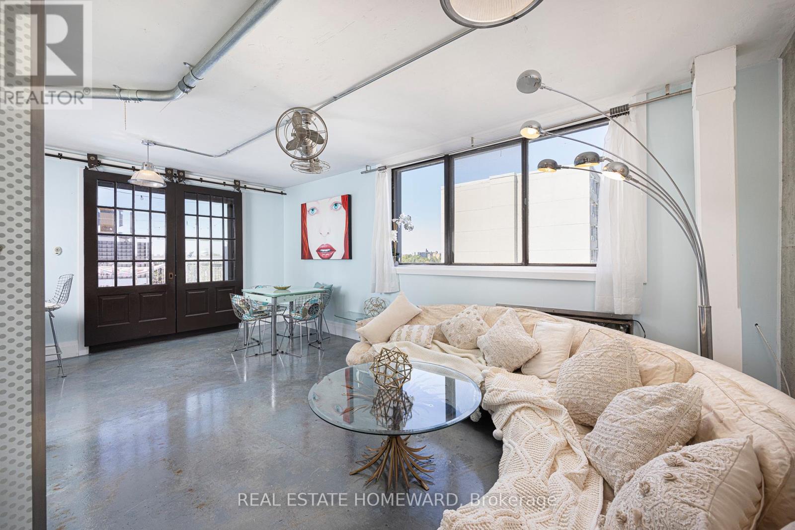 702 - 665 Kennedy Road, Toronto, Ontario  M1K 5E2 - Photo 3 - E12428226