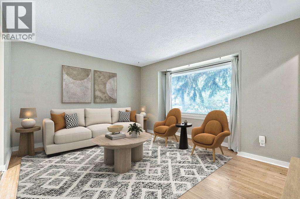 906 Rundle Crescent Ne, Calgary, Alberta  T2M 3B9 - Photo 2 - A2254834