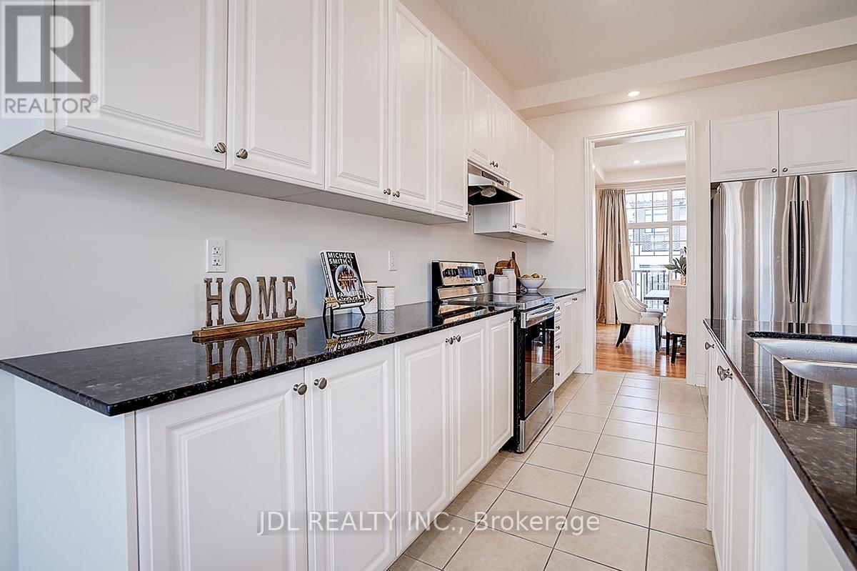 10 Caine Street, Richmond Hill, Ontario  L4S 0H2 - Photo 14 - N12428155