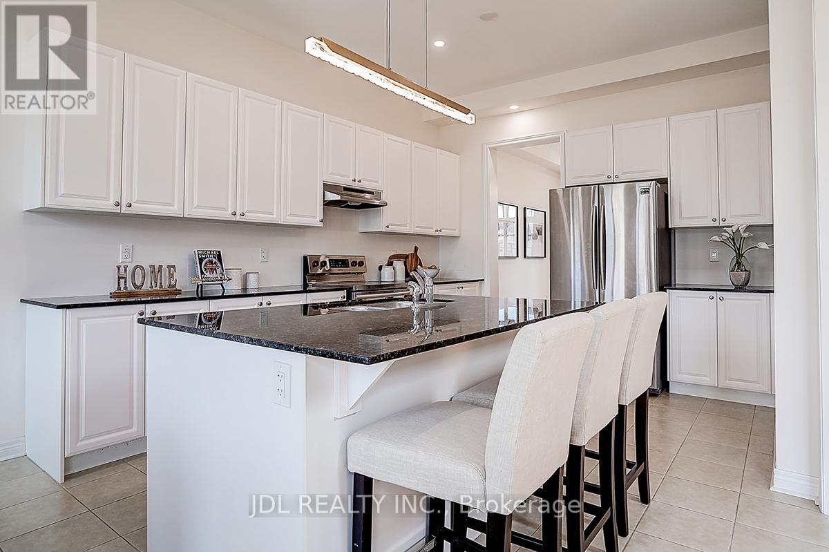 10 Caine Street, Richmond Hill, Ontario  L4S 0H2 - Photo 16 - N12428155