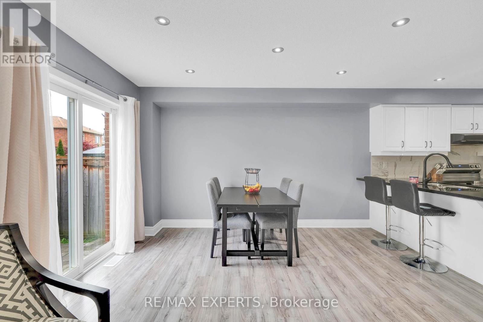 43 Carter Street, Bradford West Gwillimbury, Ontario  L3Z 2A4 - Photo 12 - N12428168