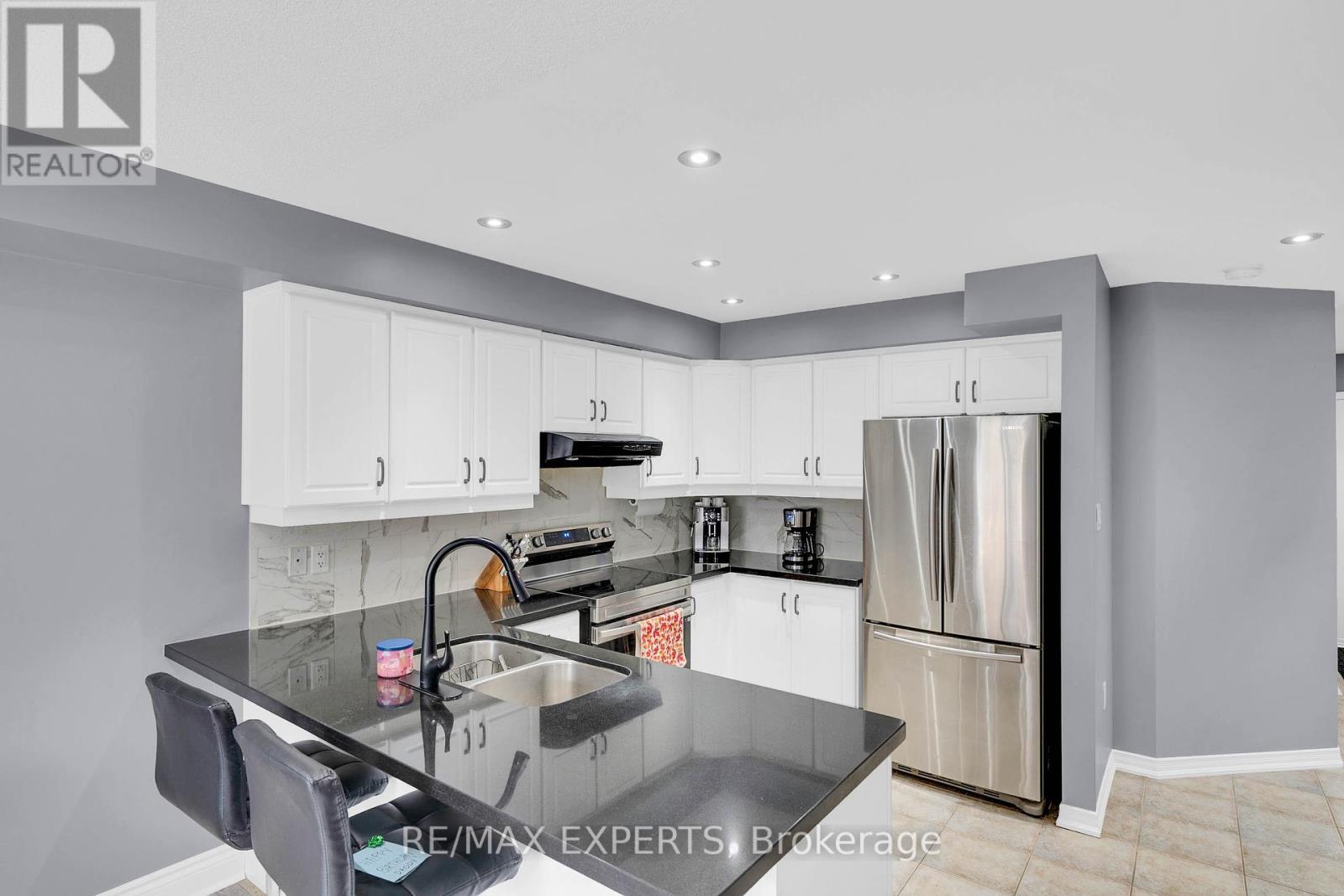 43 Carter Street, Bradford West Gwillimbury, Ontario  L3Z 2A4 - Photo 14 - N12428168