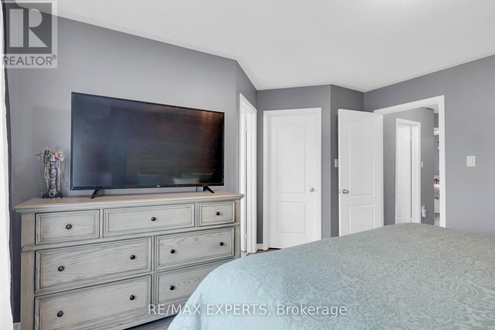 43 Carter Street, Bradford West Gwillimbury, Ontario  L3Z 2A4 - Photo 22 - N12428168