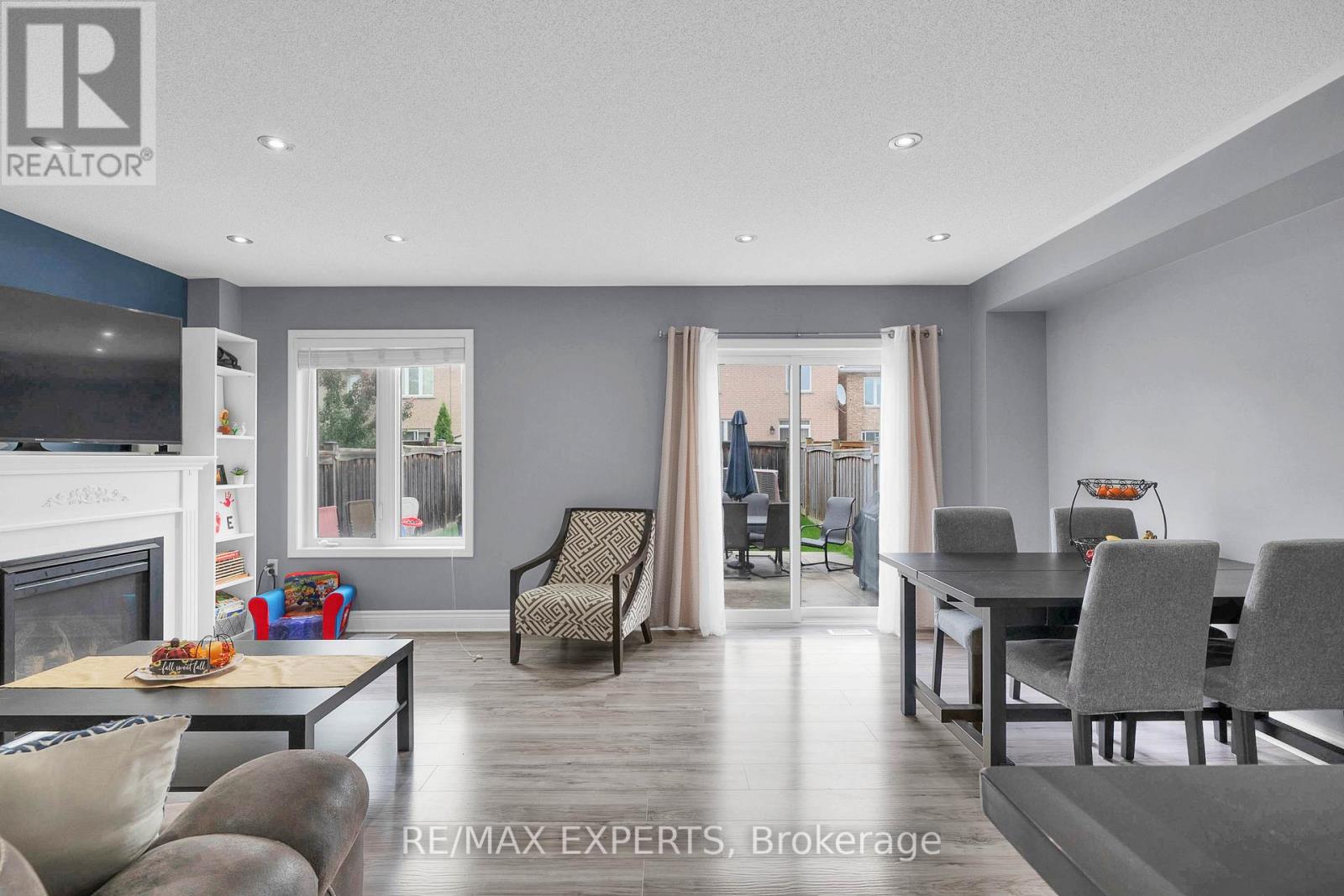 43 Carter Street, Bradford West Gwillimbury, Ontario  L3Z 2A4 - Photo 8 - N12428168
