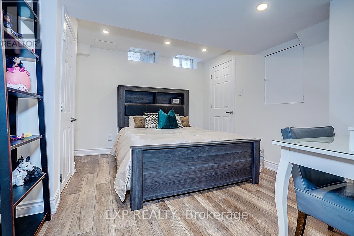 35 Luxton Avenue, Aurora, Ontario  L4G 7J8 - Photo 26 - N12428171