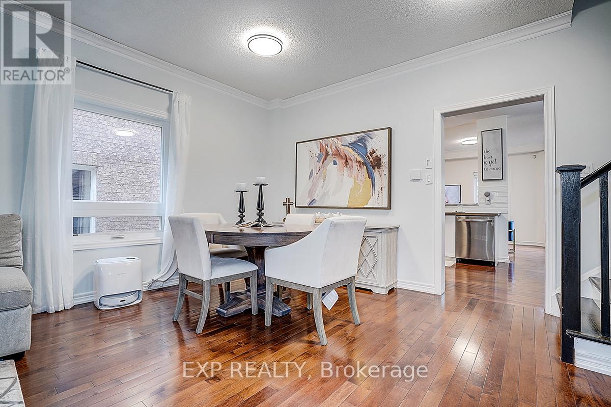 35 Luxton Avenue, Aurora, Ontario  L4G 7J8 - Photo 6 - N12428171