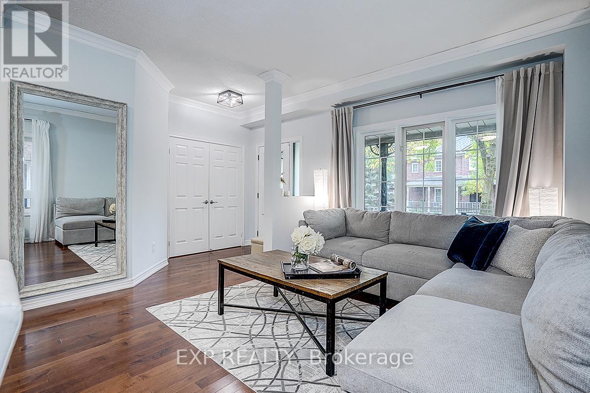 35 Luxton Avenue, Aurora, Ontario  L4G 7J8 - Photo 7 - N12428171