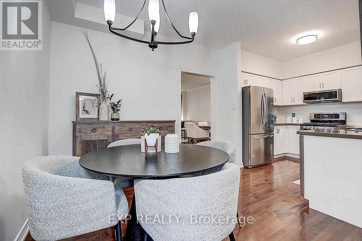 35 Luxton Avenue, Aurora, Ontario  L4G 7J8 - Photo 8 - N12428171