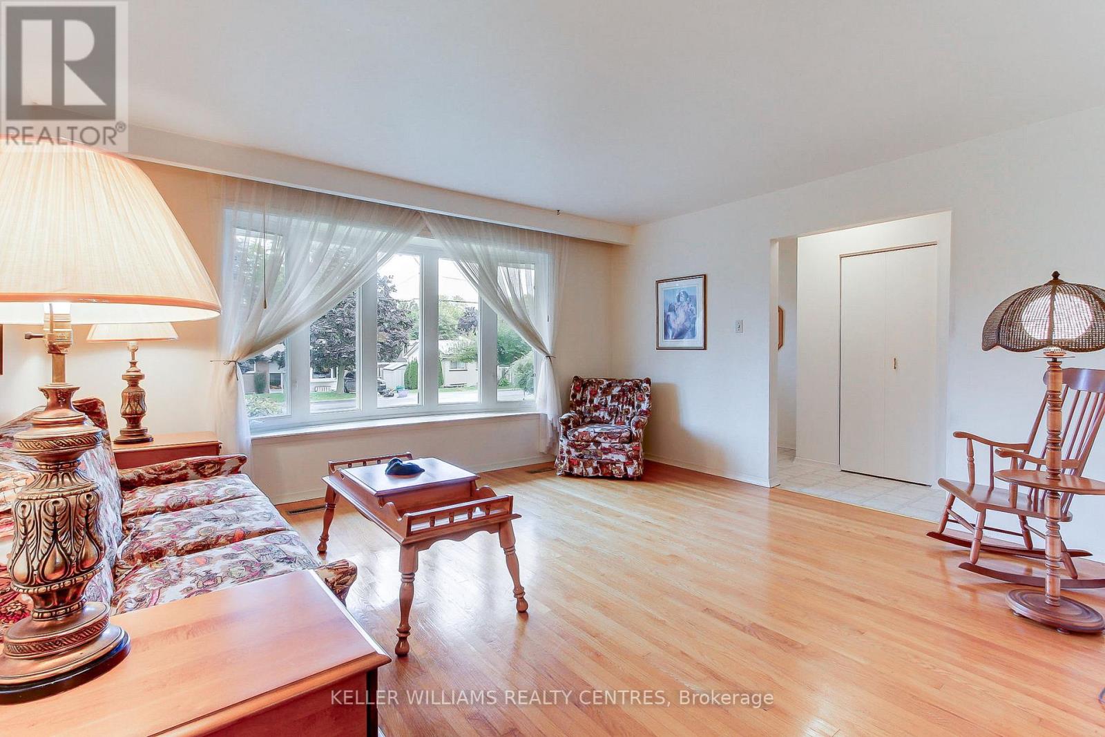 132 Peter Street, East Gwillimbury, Ontario  L9N 1K9 - Photo 11 - N12428175