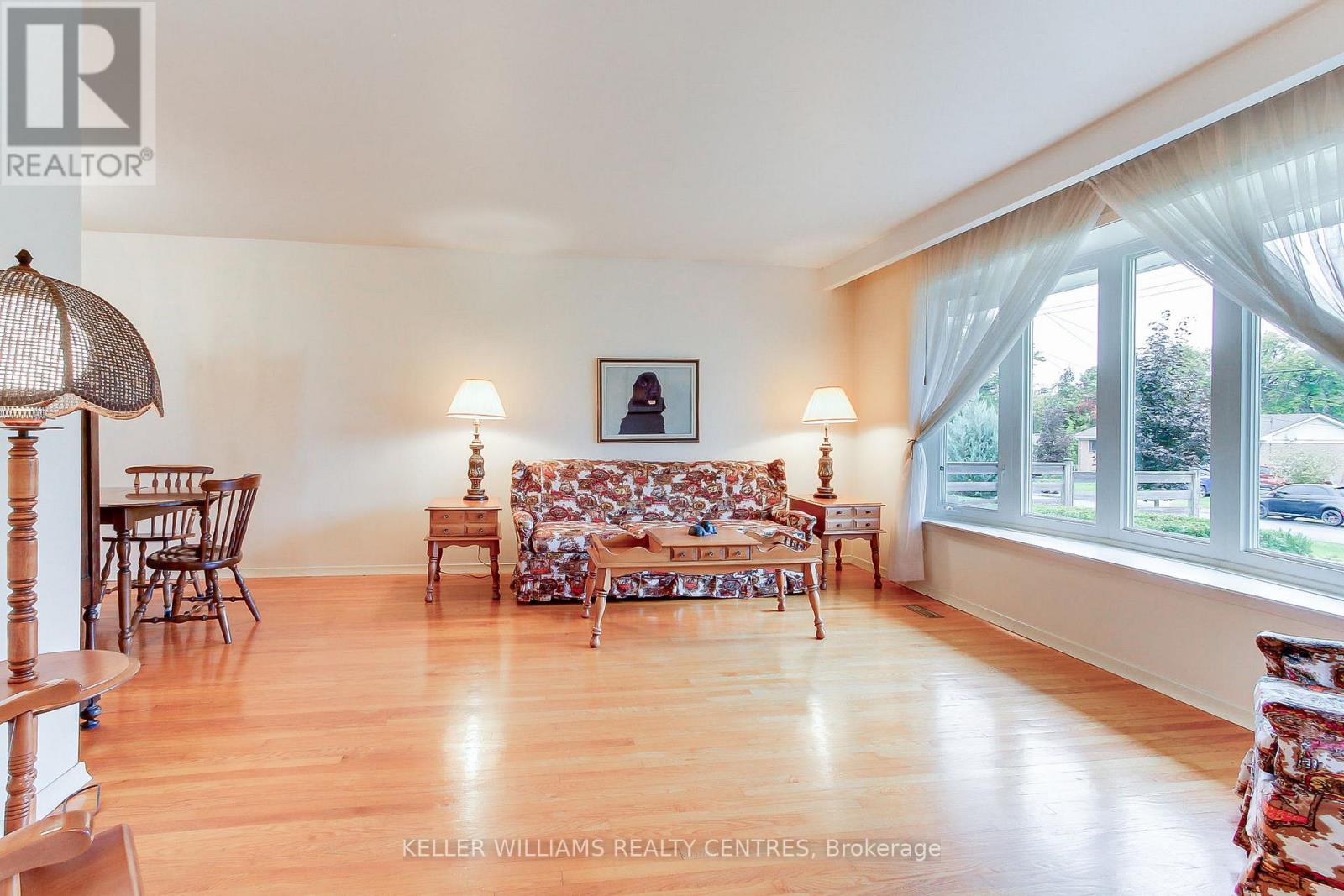 132 Peter Street, East Gwillimbury, Ontario  L9N 1K9 - Photo 12 - N12428175