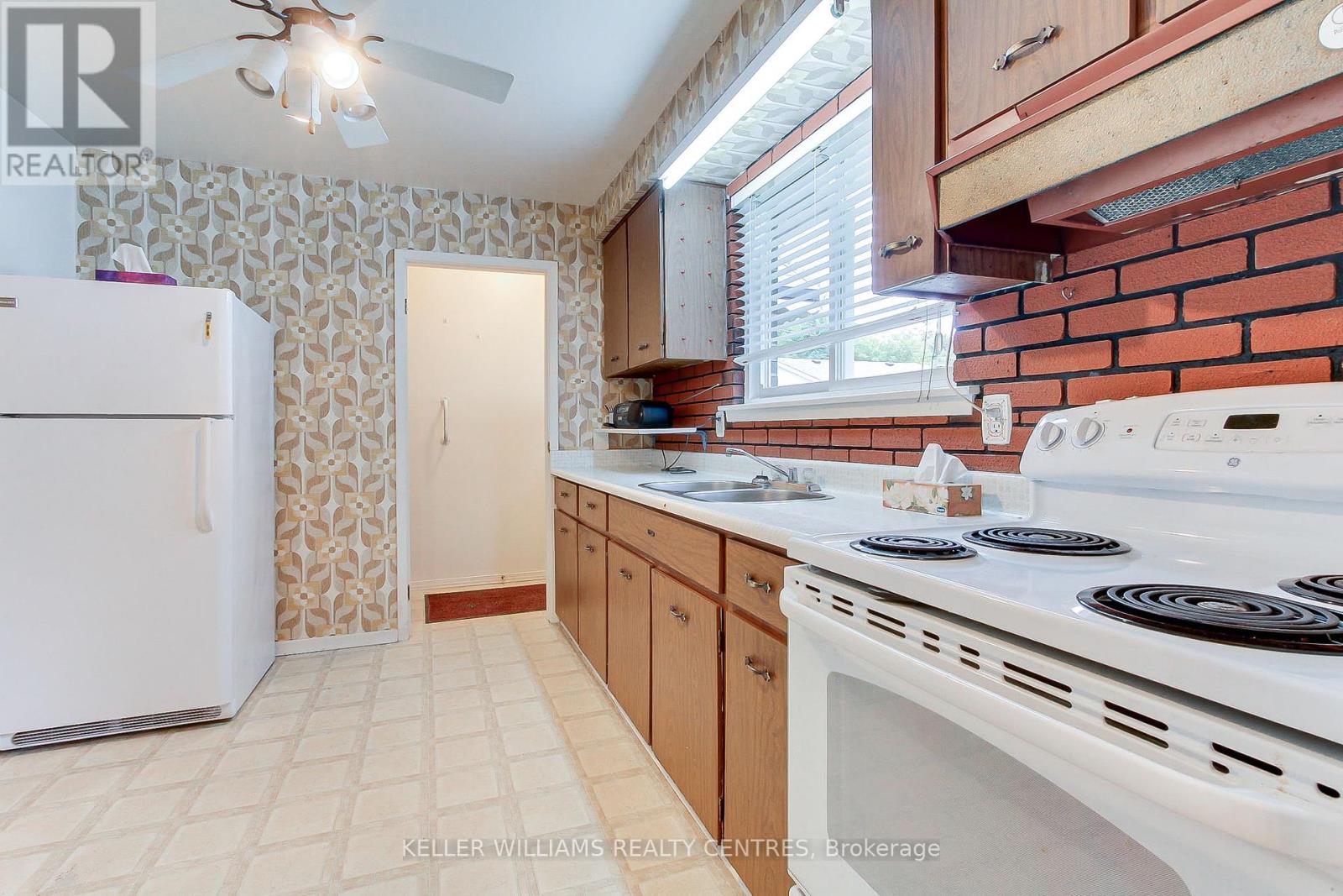 132 Peter Street, East Gwillimbury, Ontario  L9N 1K9 - Photo 18 - N12428175
