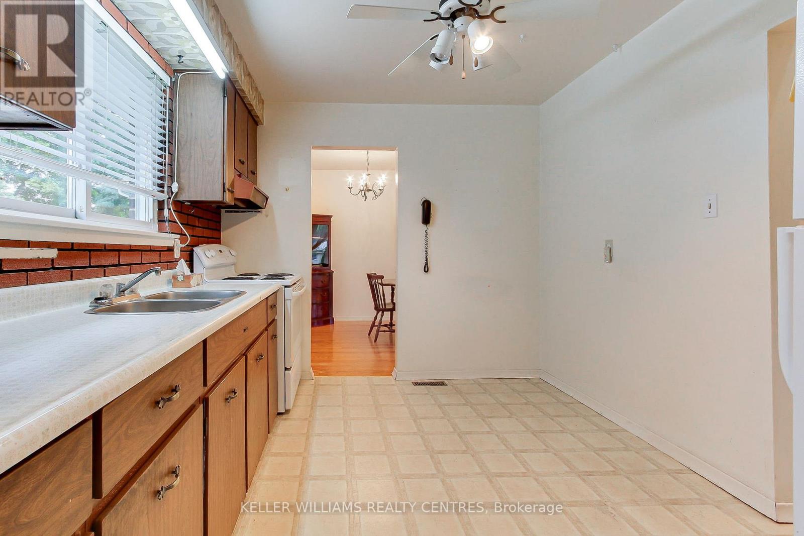 132 Peter Street, East Gwillimbury, Ontario  L9N 1K9 - Photo 19 - N12428175