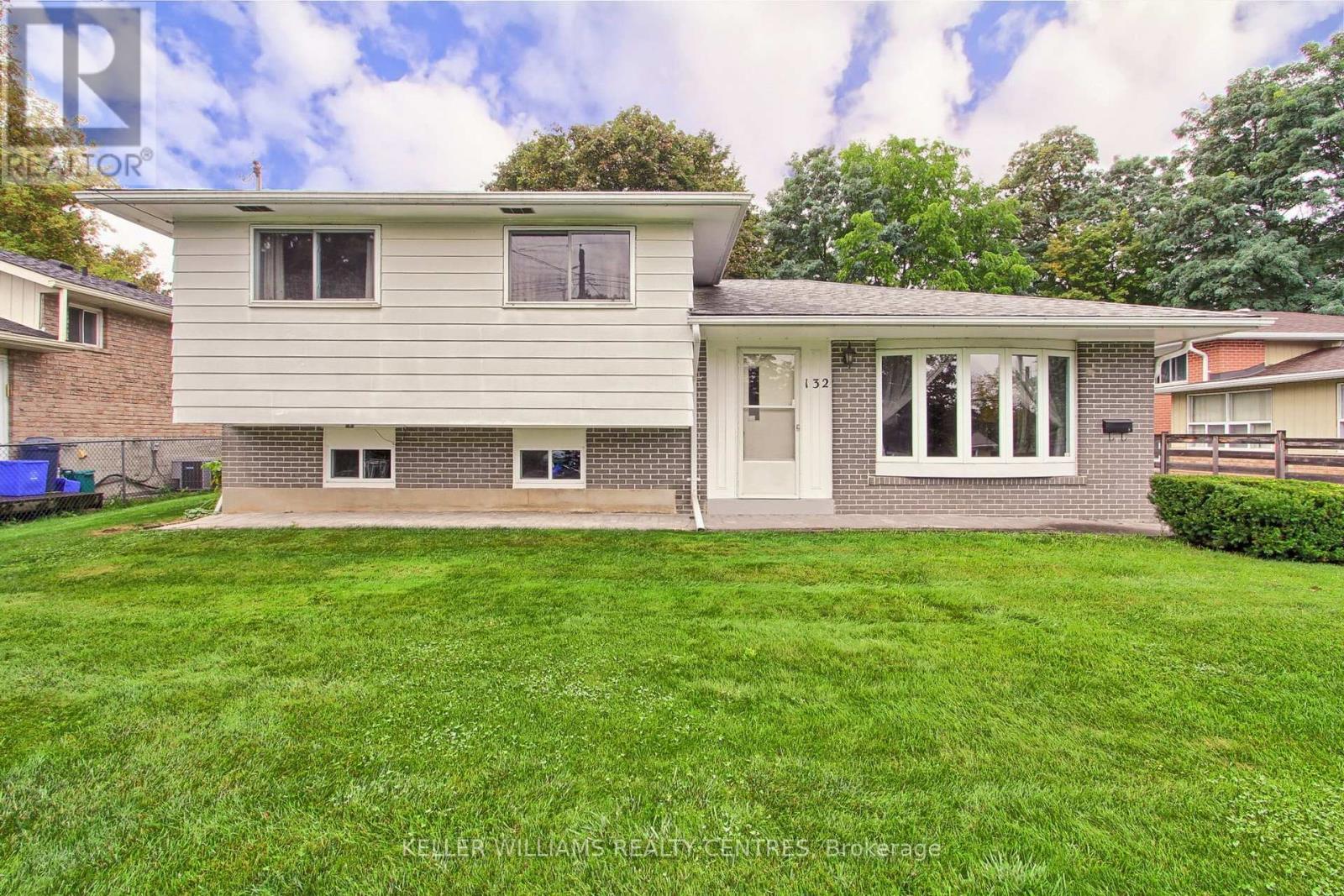 132 Peter Street, East Gwillimbury, Ontario  L9N 1K9 - Photo 2 - N12428175