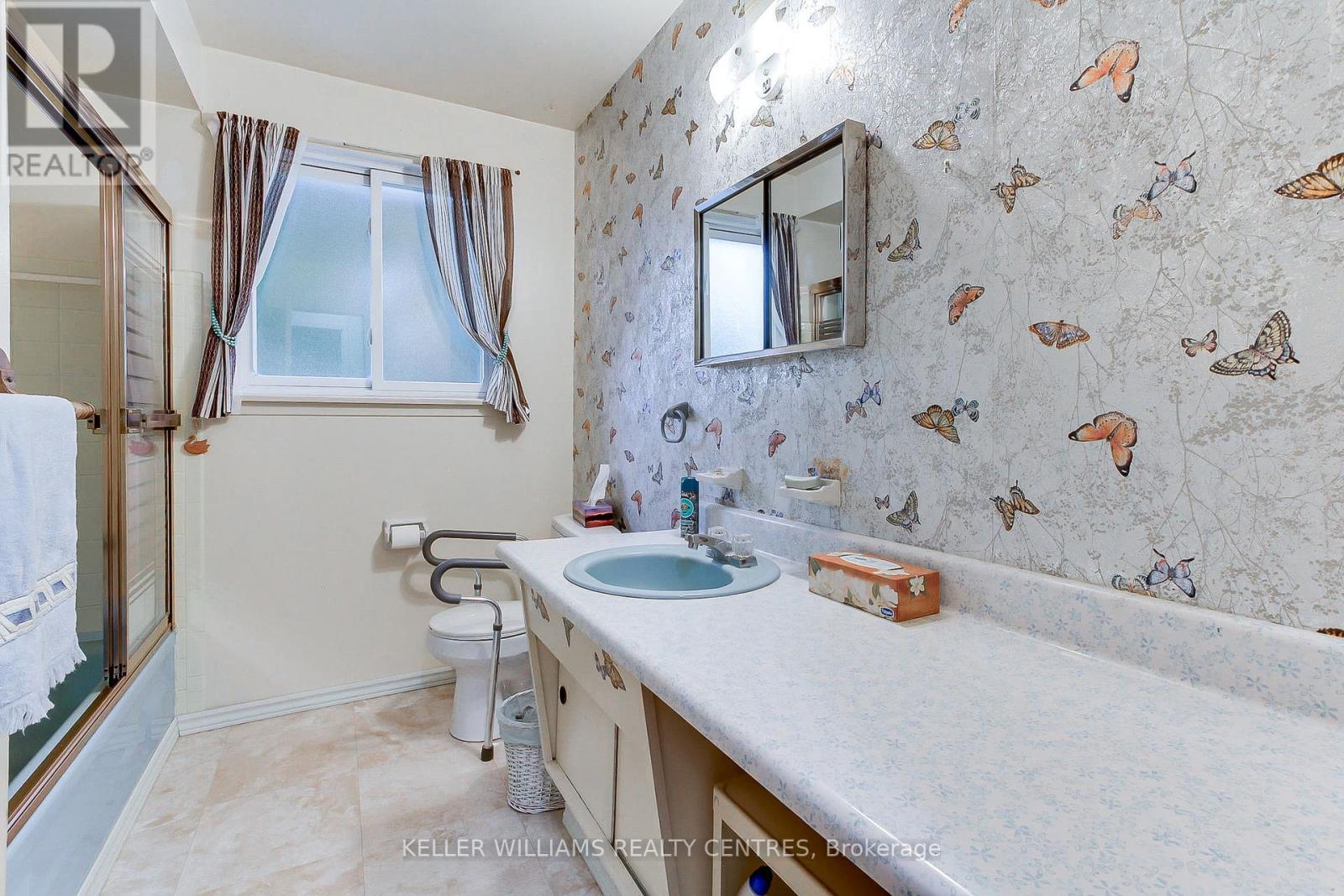 132 Peter Street, East Gwillimbury, Ontario  L9N 1K9 - Photo 28 - N12428175