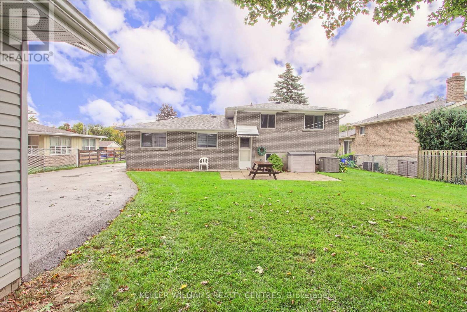 132 Peter Street, East Gwillimbury, Ontario  L9N 1K9 - Photo 38 - N12428175