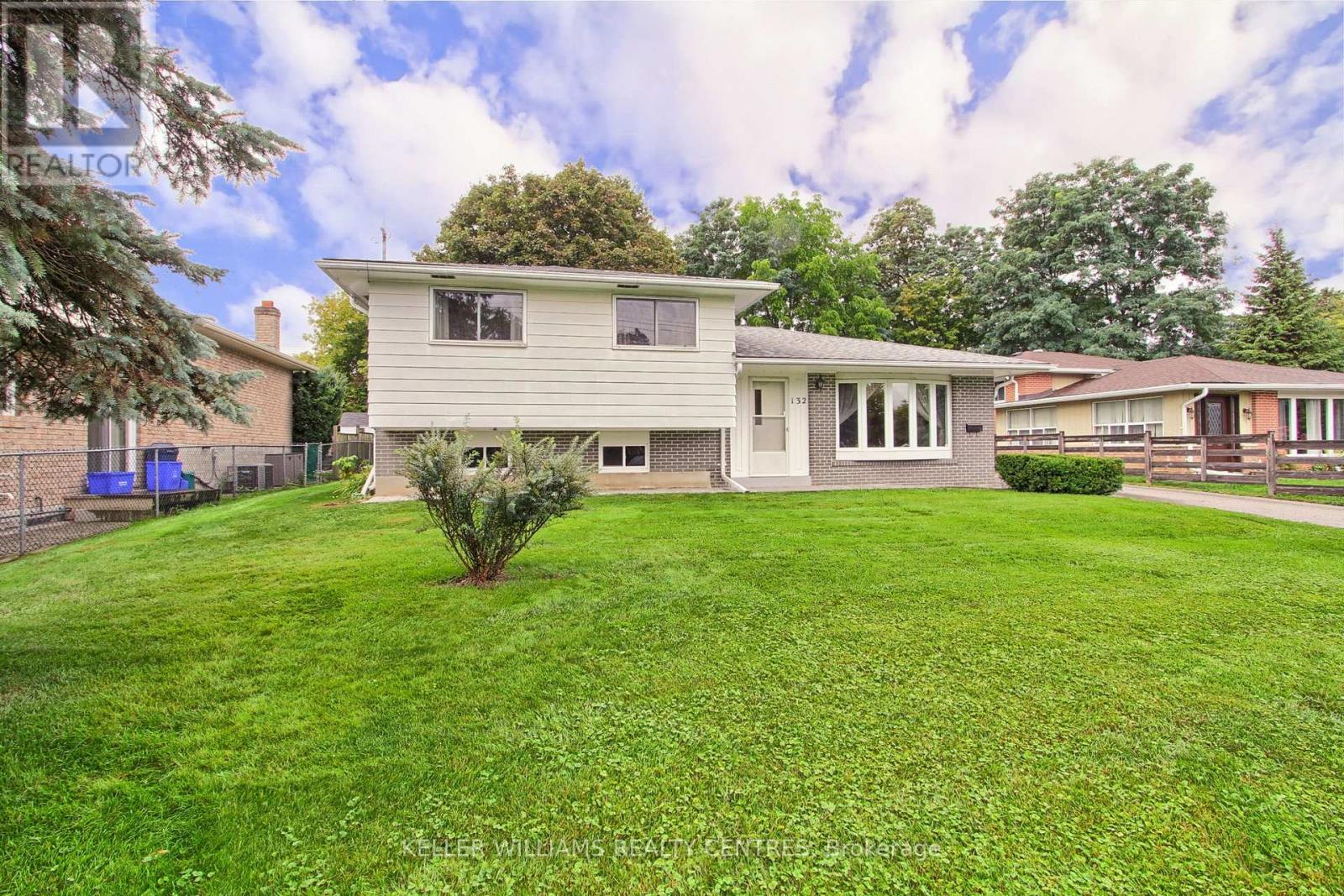 132 Peter Street, East Gwillimbury, Ontario  L9N 1K9 - Photo 4 - N12428175